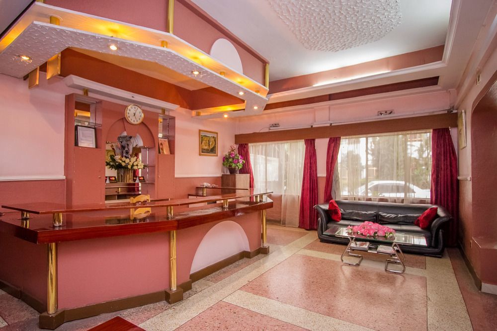 Chester Hotel Накуру Екстер'єр фото