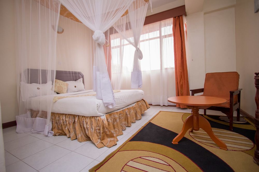 Chester Hotel Накуру Екстер'єр фото
