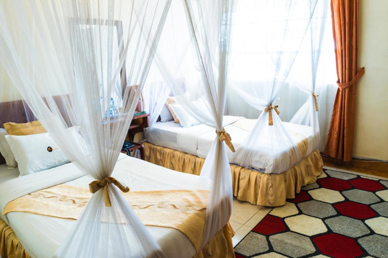 Chester Hotel Накуру Екстер'єр фото