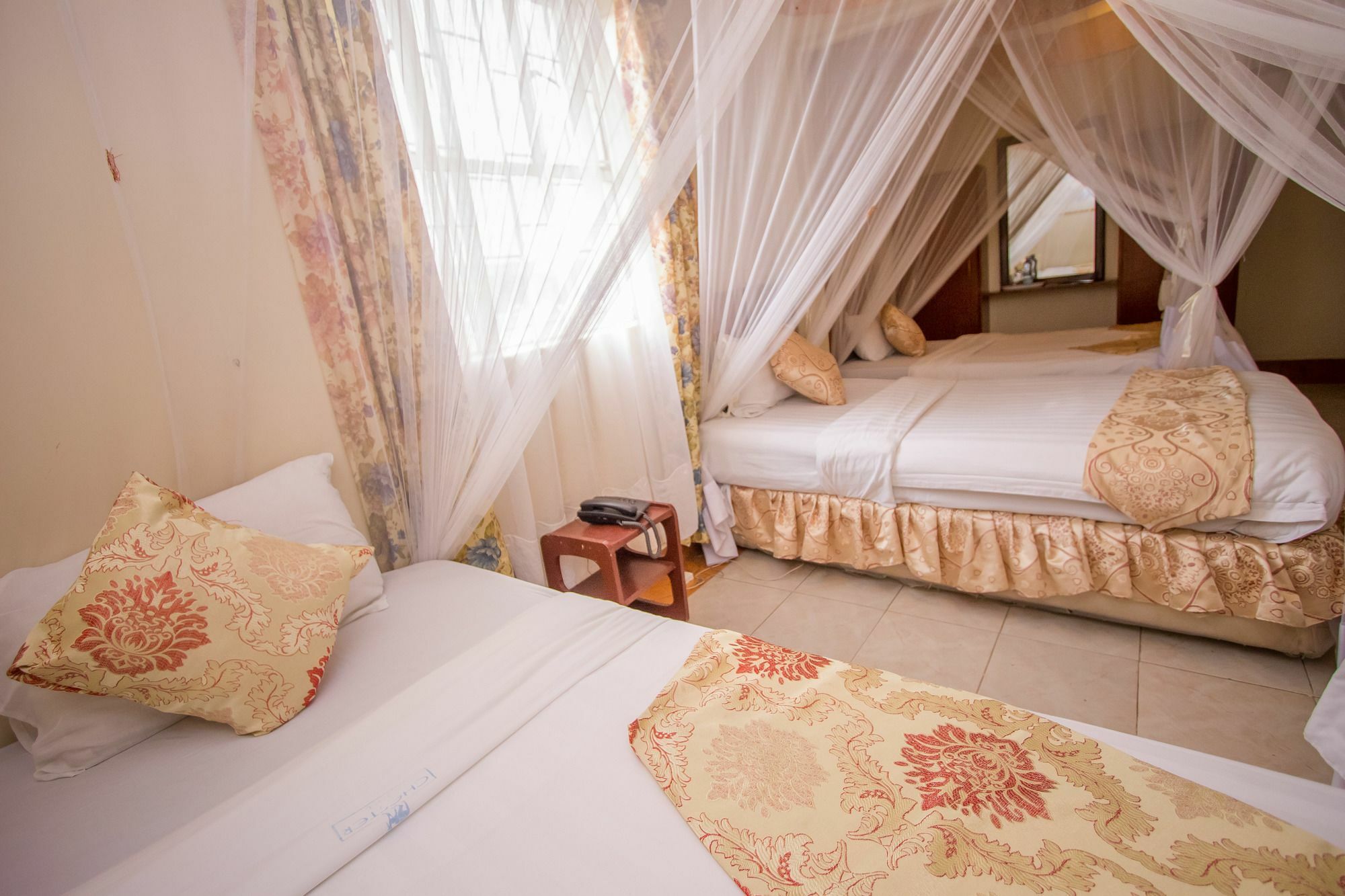 Chester Hotel Накуру Екстер'єр фото